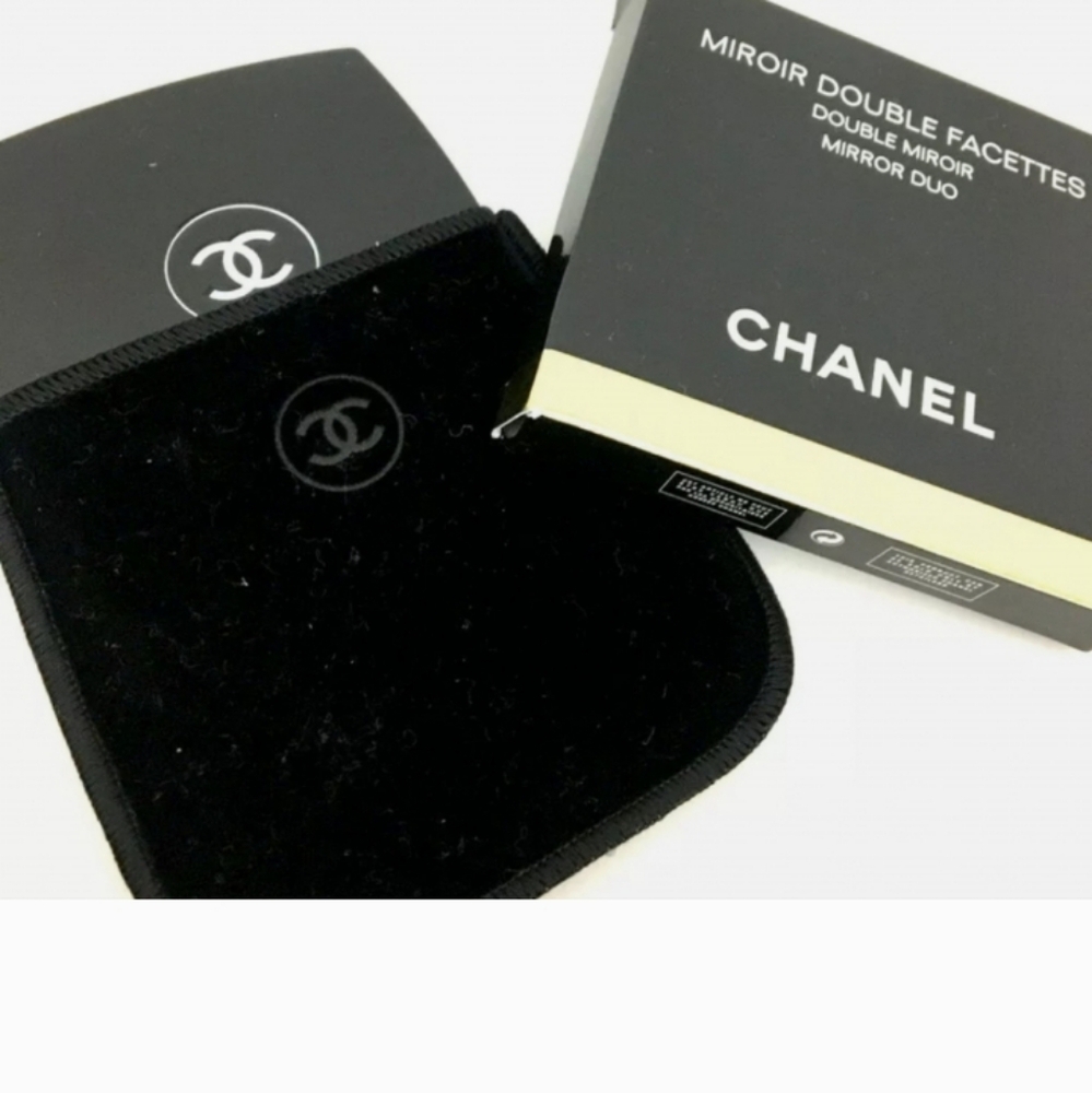 Chanel Compact Mirror - Picture 4 of 6